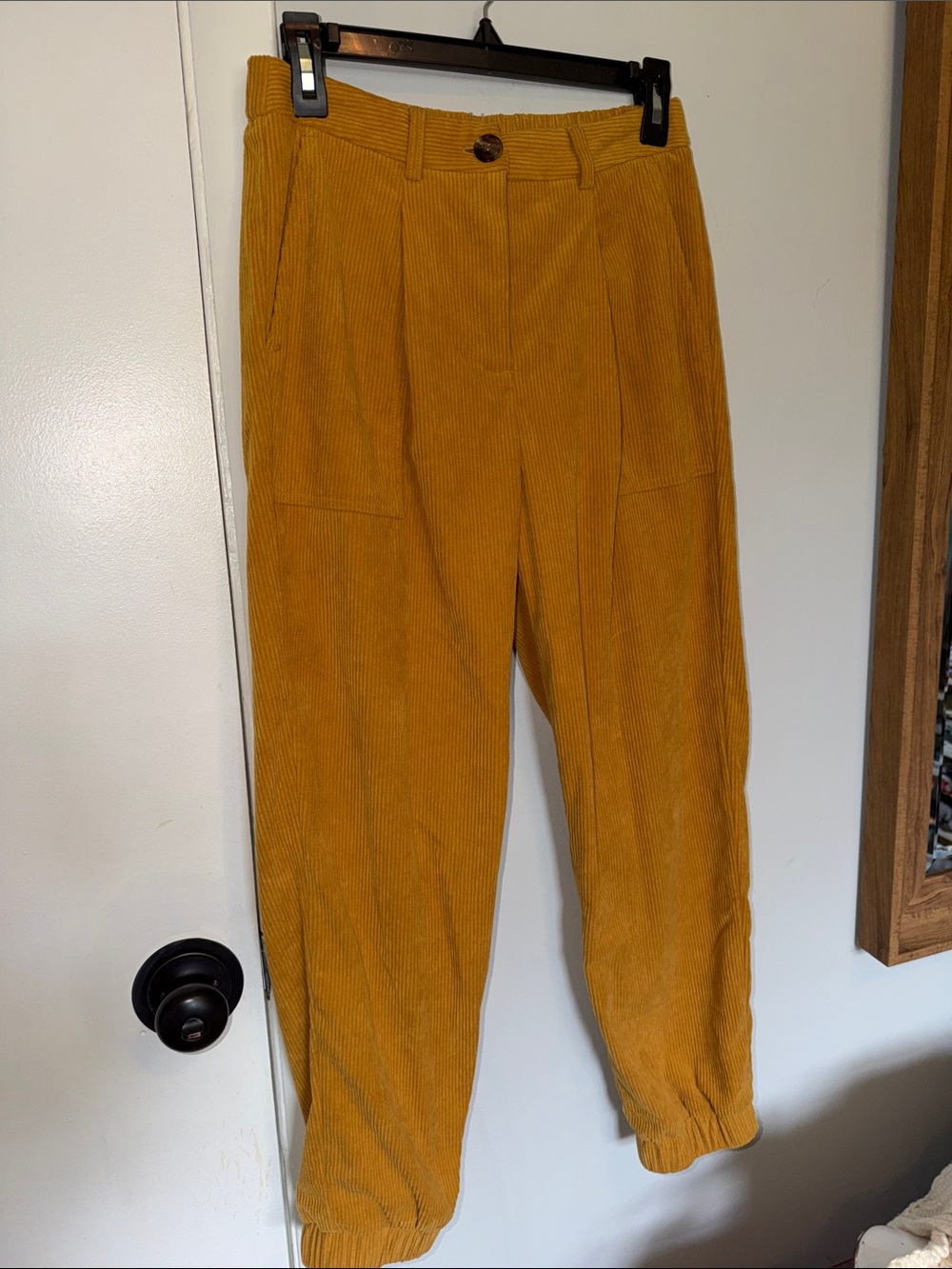 HALARA Corduroy Tapered Trousers in Mustard